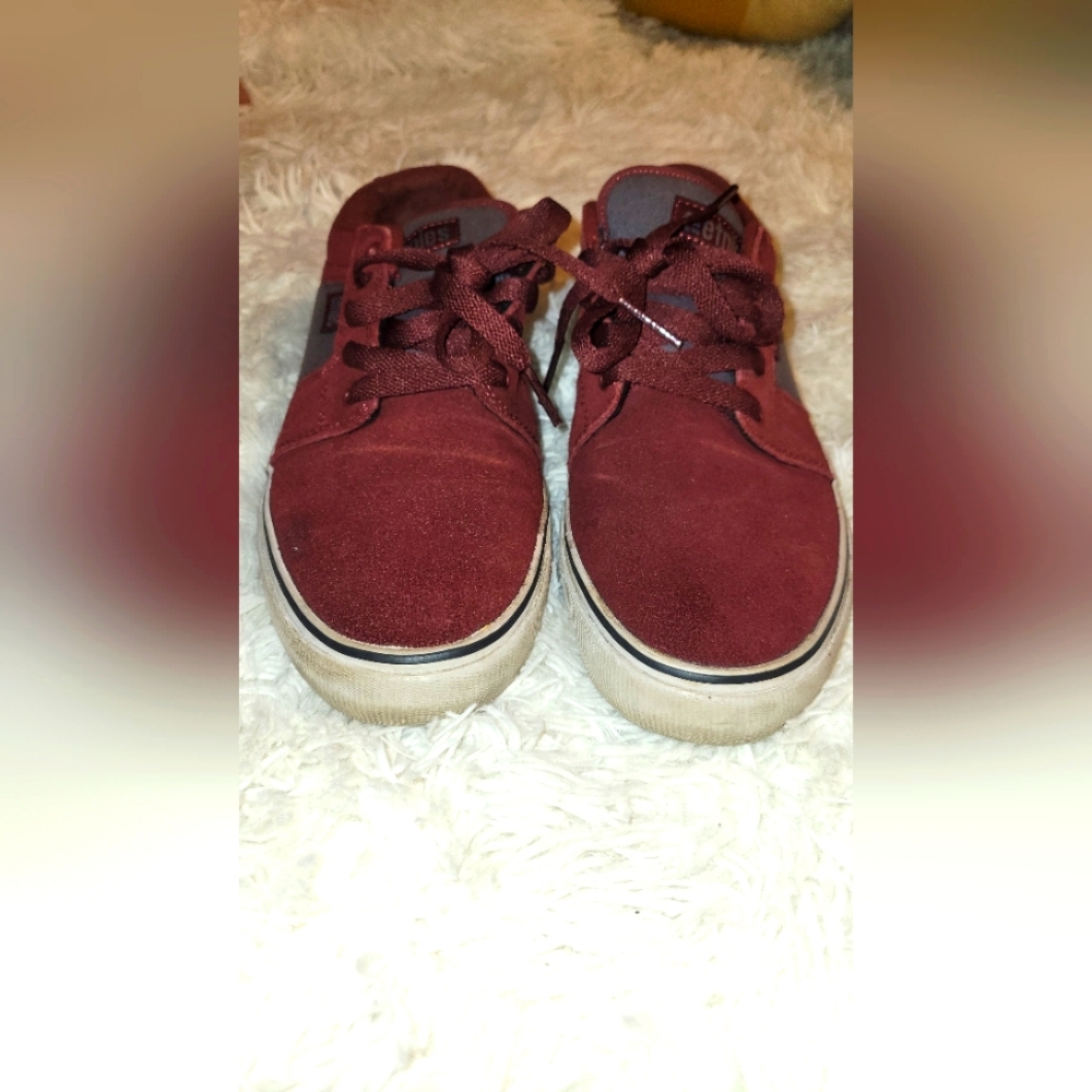 Mens Etnies - Size 8 - bought in 2010/2011 - Maroon Suede